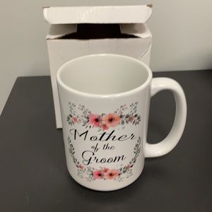 New in box mother of the groom mug